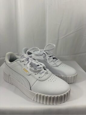 NWT PUMA Women's Size 7 White Platform  Sneakers